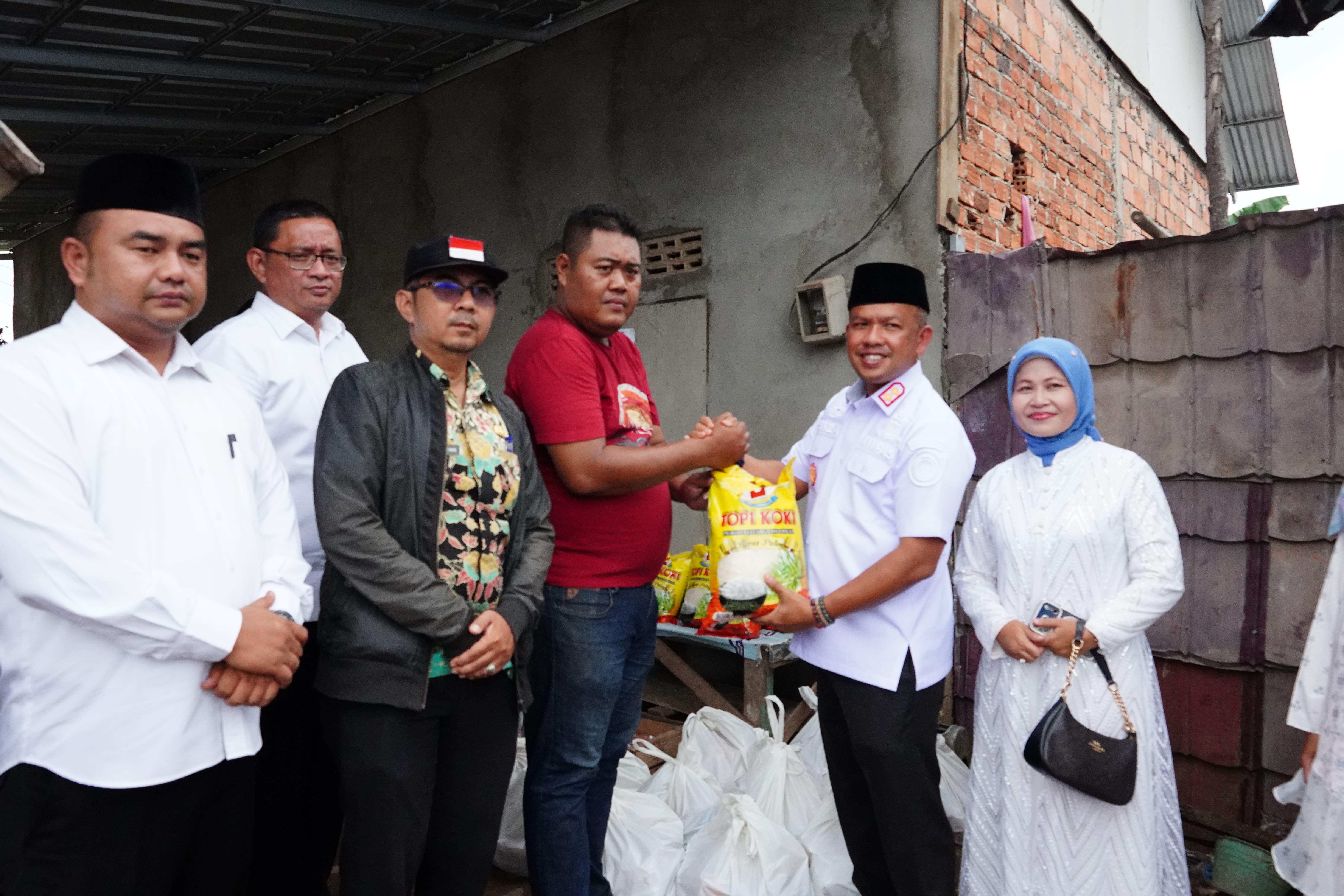 Wujud Kepedulian, Kantor Imigrasi Kelas I TPI Palembang Hadir untuk Korban Kebakaran Kemang Agung